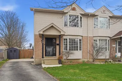 16 Bowcott Crescent, London East, ON N5V 4W7