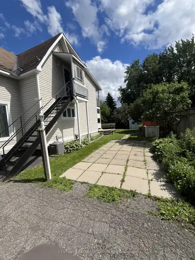 927 Laurier Street A, Clarence-Rockland, ON K4K 1V6