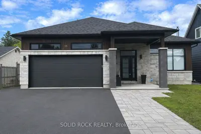 15 Ste Jeanne D'arc Street, Russell, ON K0A 1M0