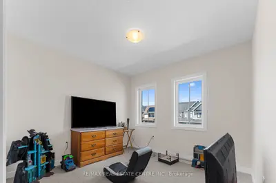 17 Downriver Drive, Welland, On L3b 0m5