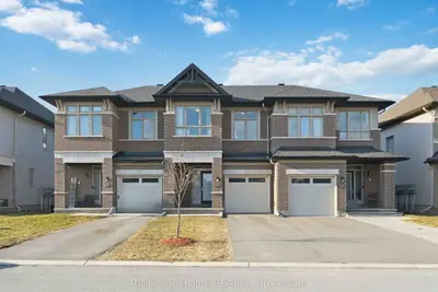 695 Capricorn Circle, Blossom Park - Airport And Area, On K4m 0j5