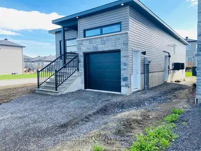 517 Chambord Street A, Alfred And Plantagenet, On K0a 3k0