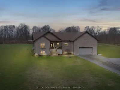 Detached in Front of Leeds & Seeleys Bay