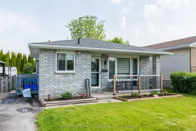 8 Birch Street, Quinte West, On K8v 6j1