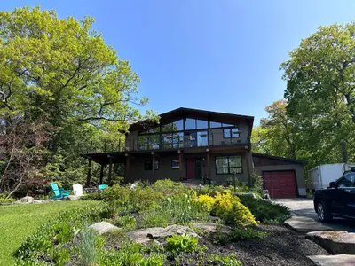 165 Golden Pheasant Drive, Huntsville, On P1h 1b3
