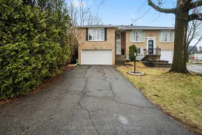 3 Ashwick Court, South Of Baseline To Knoxdale, On K2g 3s4