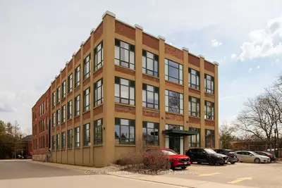 26 Ontario Street 221, Guelph, On N1e 7k1