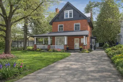 96 Ontario Street, Bracebridge, On P1l 2a2