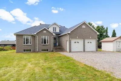 37 Rapid Road, Whitewater Region, On K0j 2l0
