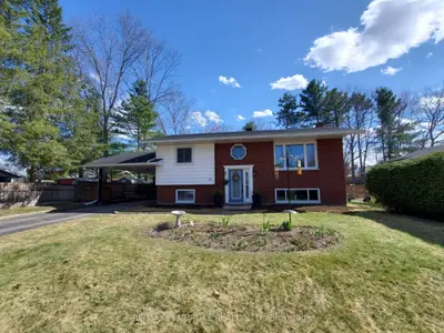 13 Point Crescent, Petawawa, On K8h 3g1