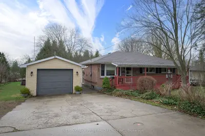 164 Mckeand Street, Ingersoll, On N5c 3h9