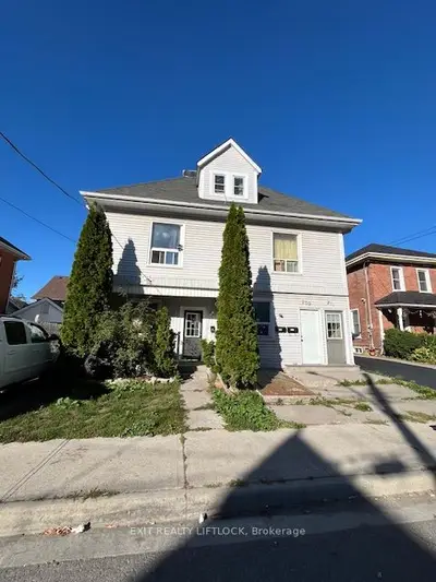 207 Stewart Street, Peterborough, On K9j 3m6