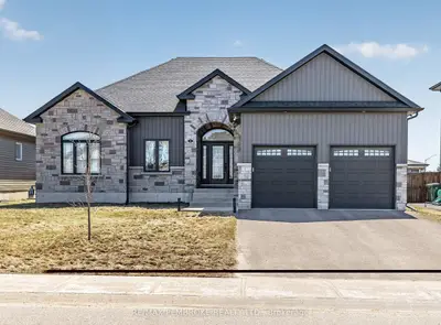 6 Nile Street, Petawawa, On K8h 0e7