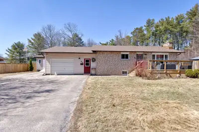 42 East Street, Petawawa, On K8h 2n9