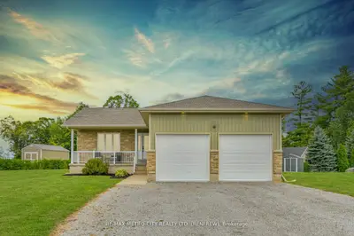 35 Lakeridge Trail, Whitewater Region, On K0j 1c0