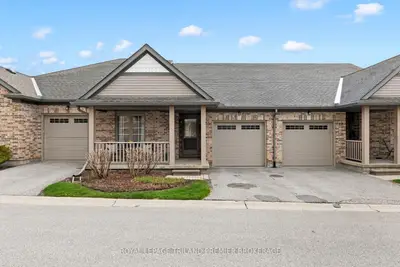215 North Centre Road 20, London North, On N5x 4e3