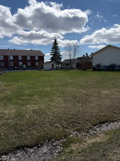 94 Simcoe Street, South Stormont, On K0c 1p0