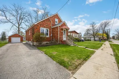 530 Plympton Street, Plympton-wyoming, On N0n 1t0