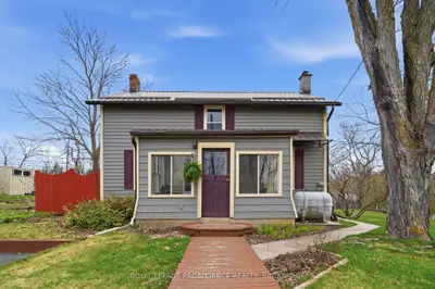 8 Ewart Street, Stone Mills, On K0k 3n0