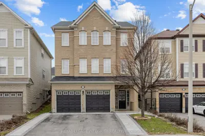215 Huntsville Drive, Kanata, On K2t 0c7