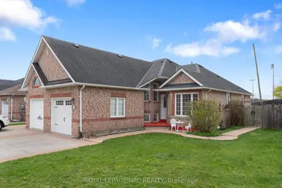 147 St. Lawrence Drive, Welland, On L3c 7h6