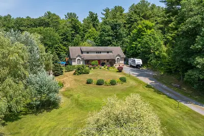 211 Fitzsimmons Road, Leeds And The Thousand Islands, On K0e 1l0