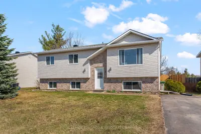 8 Gerald Avenue, Petawawa, On K8h 2y3