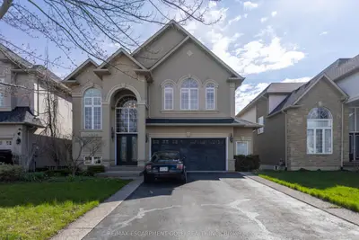 216 Diiorio Circle, Hamilton, On L9k 1t1