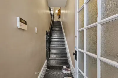 93 Gilmour Street, Ottawa Centre, On K2p 0n5