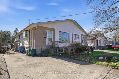 31 Cedar Street E, Stratford, On N5a 2m1