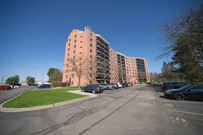 9 Bonheur Court 715, Brantford, On N3p 1z5