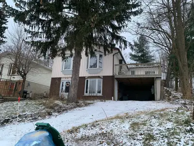 22 Cliff Avenue, Huntsville, On P1h 1g1