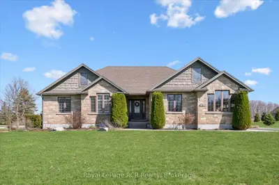 10 Sparberry Street, Southgate, On N0g 2l0
