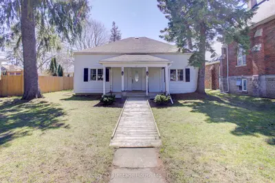 221 Lambton Street E, West Grey, On N0g 1r0