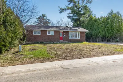 10 Algonquin Street, Petawawa, On K8h 2a9