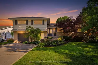 Detached in Belleville