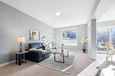 30 Vipond Street, Guelph, On N1e 0g9