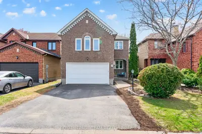 23 Inwood Drive, Kanata, On K2m 1z6