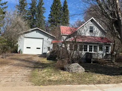 135 Huston Street, Burk's Falls, On P0a 1c0