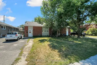 2428-2430 Iris Street, Parkway Park - Queensway Terrace S And Area, On K2c 2c6