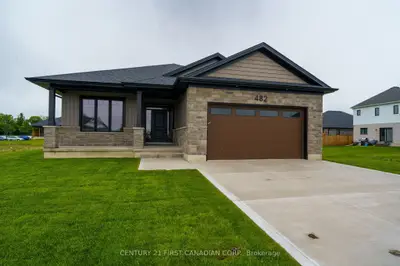 482 Julianna Court, Plympton-wyoming, On N0n 1t0