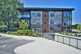 212 Lakeport Road 302, St. Catharines, On L2n 4r5