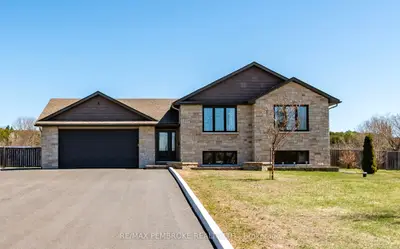 34 Rapid Road, Whitewater Region, On K0j 2l0