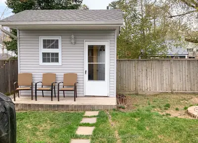 23 Queens Avenue, Lambton Shores, On N0m 1t0