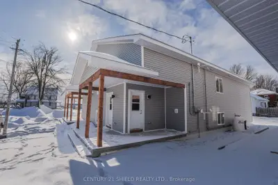 24 George Street B, North Stormont, On K0c 1k0