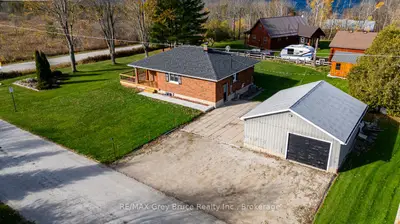 105 John Street, Georgian Bluffs, On N0h 2t0