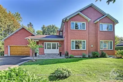 100 Delong Drive, Beacon Hill North - South And Area, On K1j 7e1