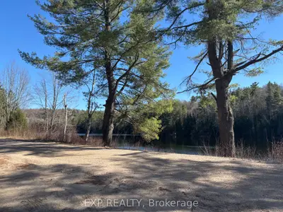 000 Opeongo Road, Madawaska Valley, On K0j 2n0
