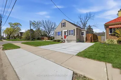 216 Thompson Road, London South, On N5z 2z1