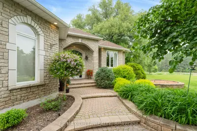 1819 Baseline Road, Clarence-rockland, On K0a 1n0